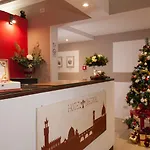 Cardinal Of - Recommended For Ages 25 To 55 Hotel Florence