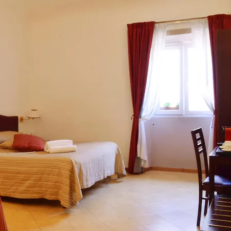 Cardinal Of - Recommended For Ages 25 To 55 Hotel Florencja